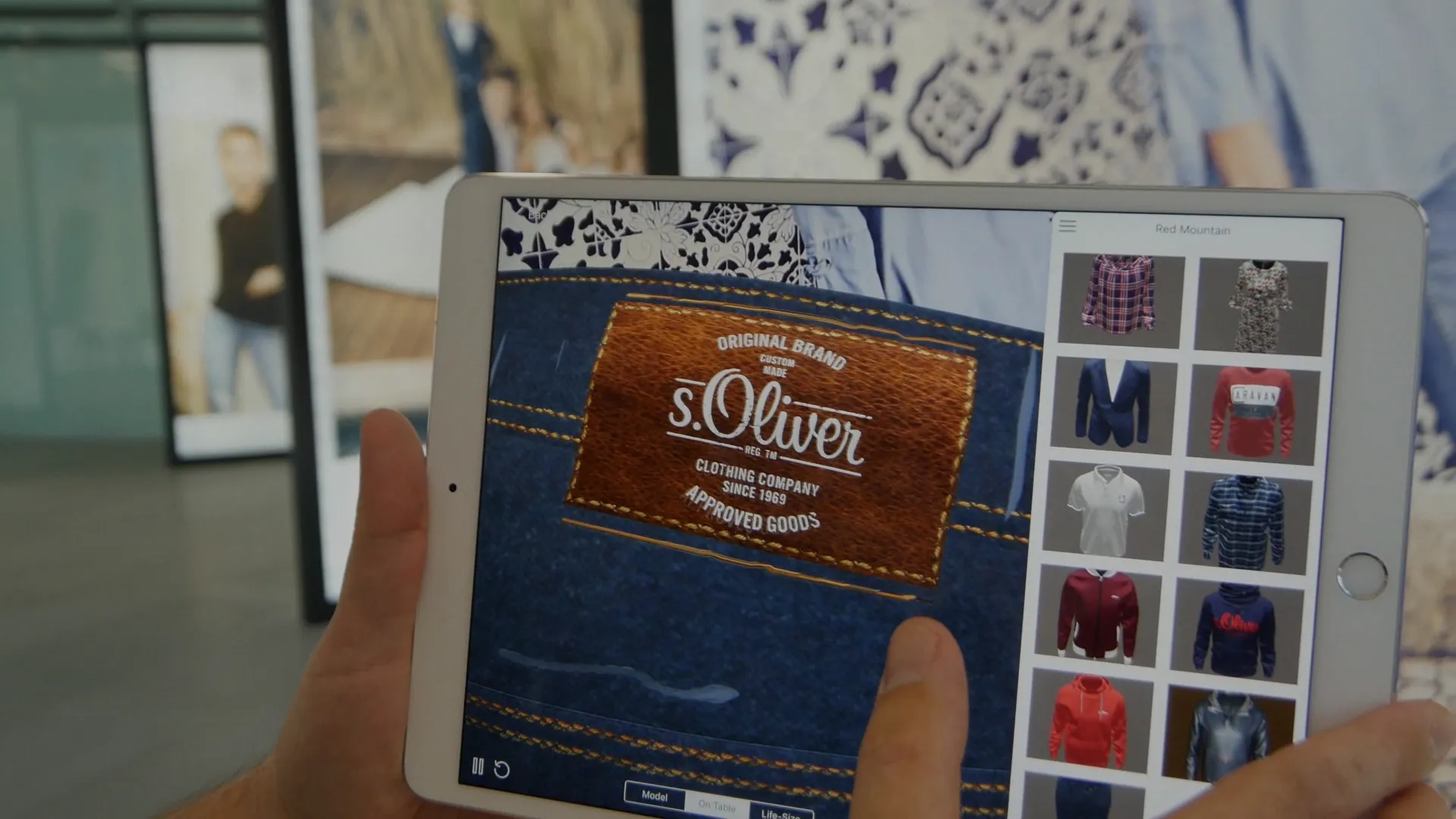 Shirts and mannequins in the s.Oliver VR showroom
